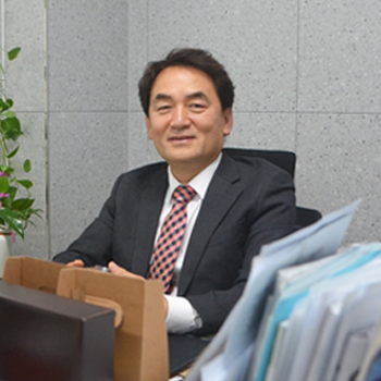이창래 교수